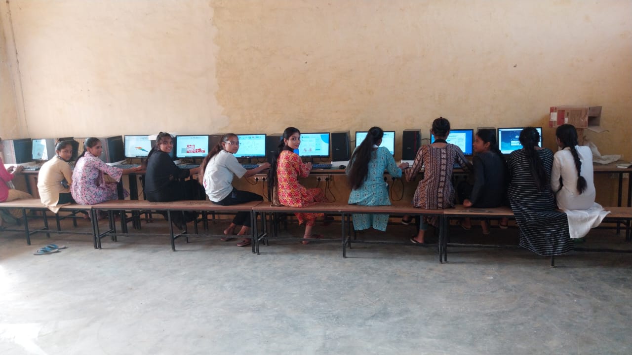 SICSM computer training centre students learning in classroom