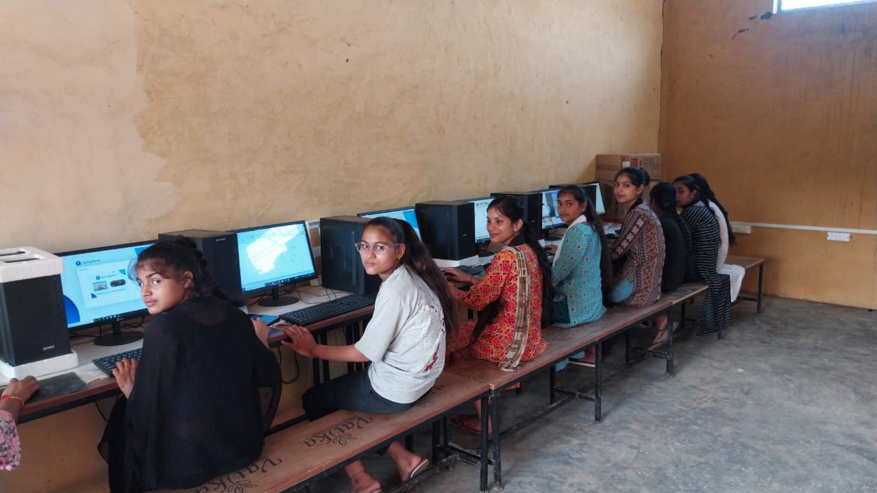 DCA computer course training in India classroom