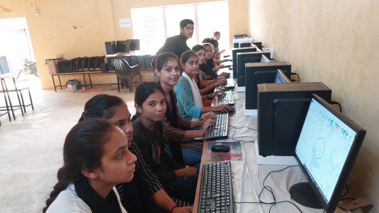 Web development training at SICSM computer institute